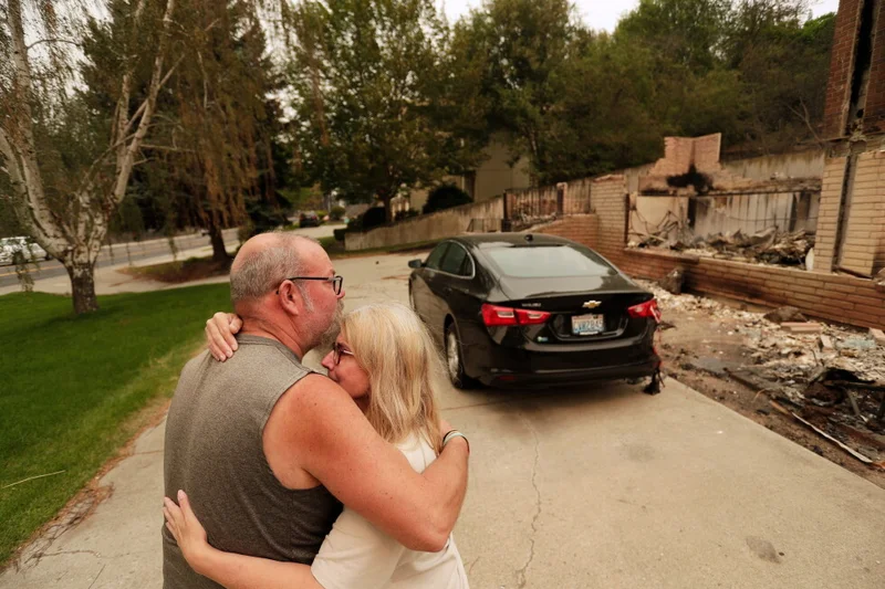 Washington state fires destroy hundreds of structures and force Spokane-area residents to evacuate