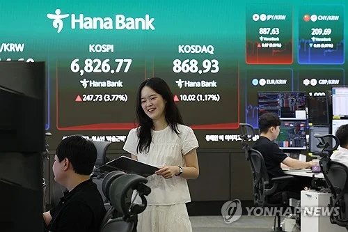 Foreigners remain net sellers of S. Korean assets for 6th month in July: BOK