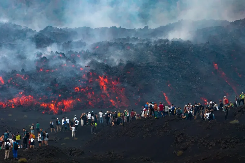 Safety warnings as tourists rush to erupting Mount Etna