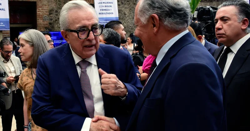 Mexican governor, indicted by United States, is back in office after leave
