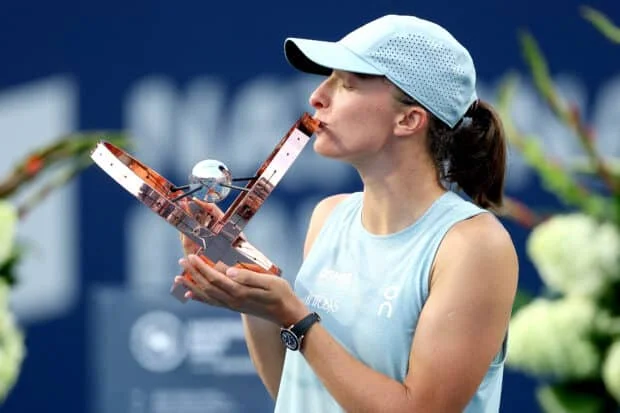 Swiatek rolls past Rybakina for WTA Toronto title