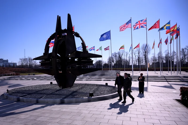Morning Update: The Canadian résumé of an alleged NATO spy