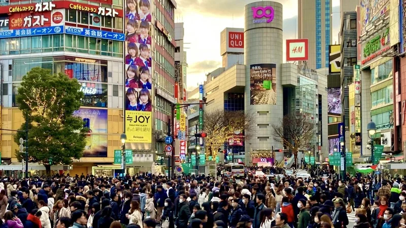 Number of Japanese Citizens Drops Below 120 Million
