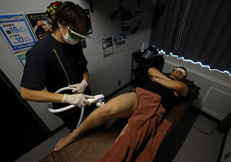 No sweat: Japanese men turn to hair removal in scorching summer