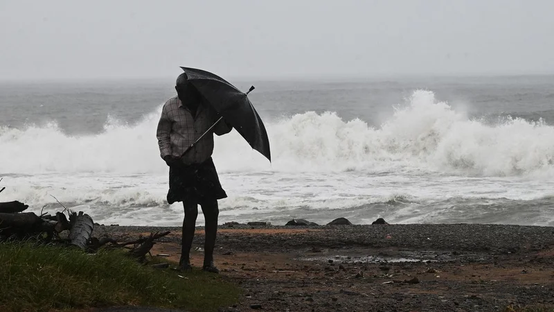 Clear weather prevails in north Kerala, water-logging continues in Kozhikode