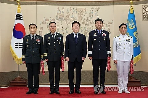 Lee calls on generals to help restore public trust in military after martial law imposition