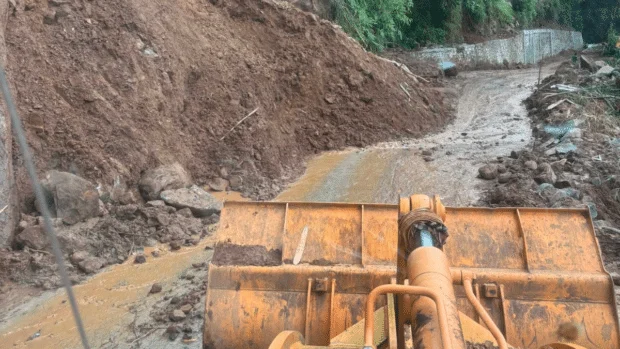 Landslide-hit road in Ilocos Sur now passable only to motorcycles