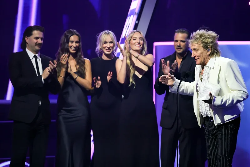 Rod Stewart to welcome seventh grandchild as daughter announces pregnancy