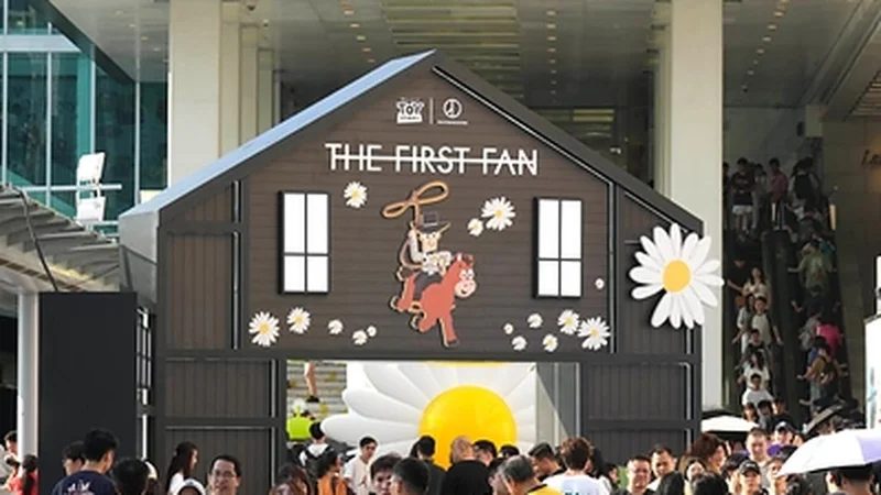 Toy Story | PEACEMINUSONE: THE FIRST FAN Project Makes Its Fourth Global Tour Stop at Harbour City