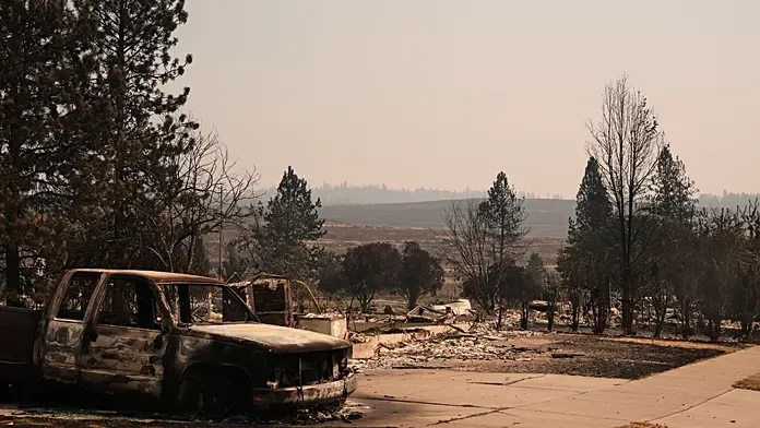 Smoke towers above Washington forests as firefighting continues