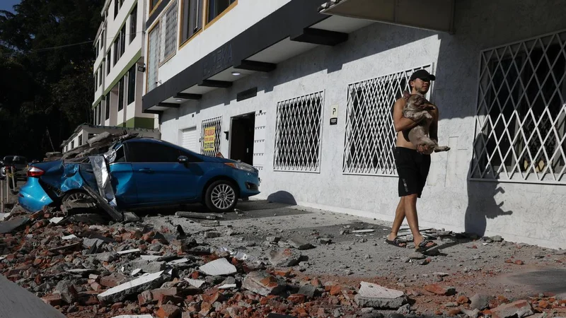 7.4-magnitude earthquake shakes Colombia and Ecuador, prompting people to evacuate buildings