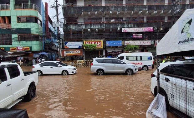 Floods hit several areas in Olongapo amid heavy rains