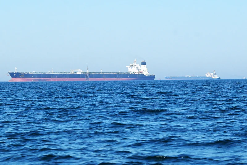 Oil rises on worries over supply disruptions as spill near Oman worsens