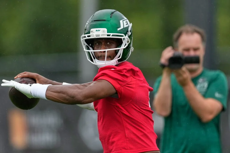 At 35 and in 14th season, Jets’ Geno Smith has Frank Reich seeing a QB in his prime ‘like he’s 28“