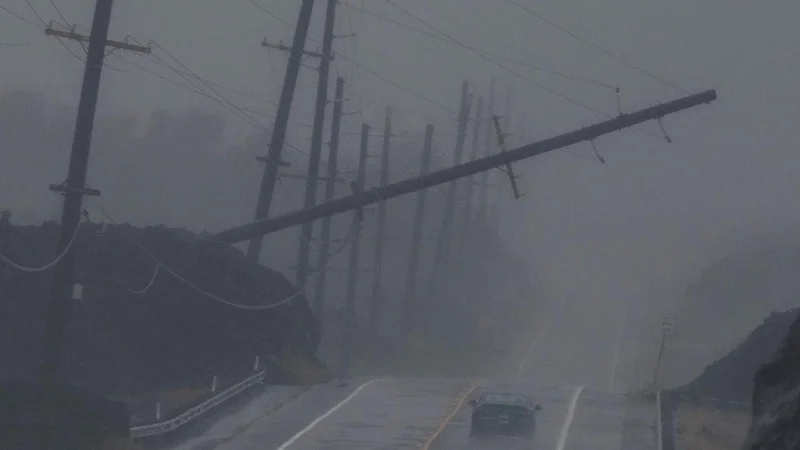 Hurricane Lala leaves thousands without power in Hawaii amid ‘life-threatening’ conditions