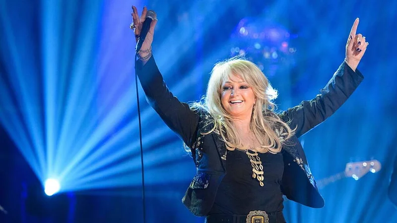 Bonnie Tyler fans to line streets of Mumbles as coffin brought to former home