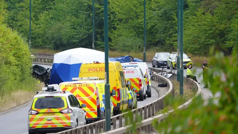 7 dead in UK after vehicle travelling in wrong direction hits police car