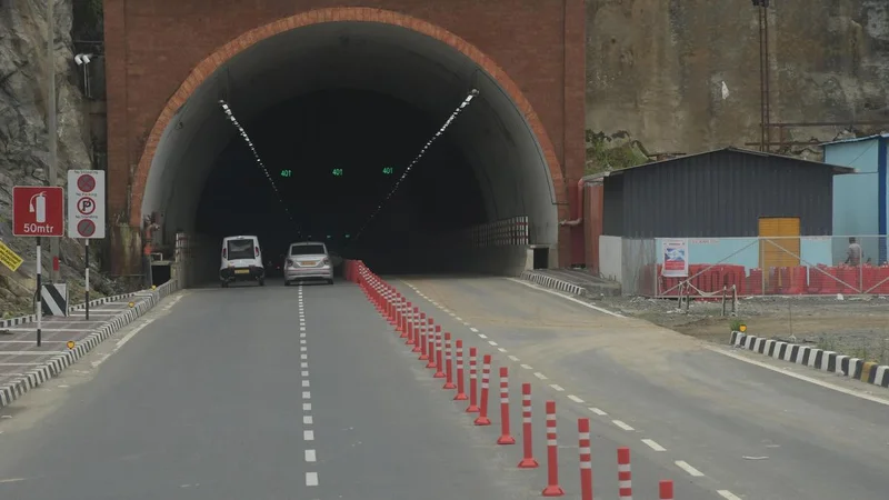 Kerala rains: Minor mudslips reported above Kuthiran tunnels on NH 544