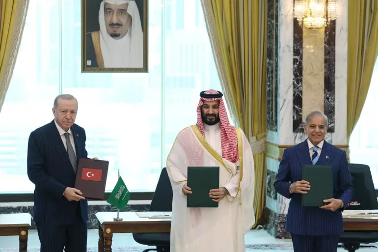 Saudi ⁠Arabia, Pakistan and Turkey sign ⁠joint defense pact