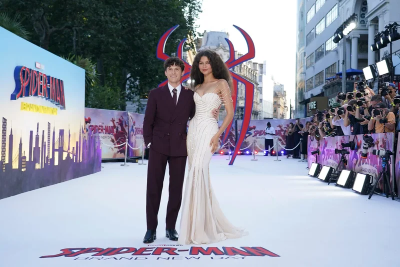 Spider-Man comes $2 million shy of Avengers record for all-time first-weekend record, already close to $1 billion global box office