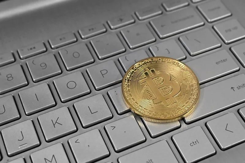 Bitcoin Surges 7%: Trump, Stablecoins and LatAm