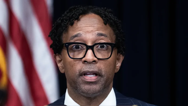 Establishment Democrats notch rare win as Wesley Bell fends off DSA-backed Cori Bush