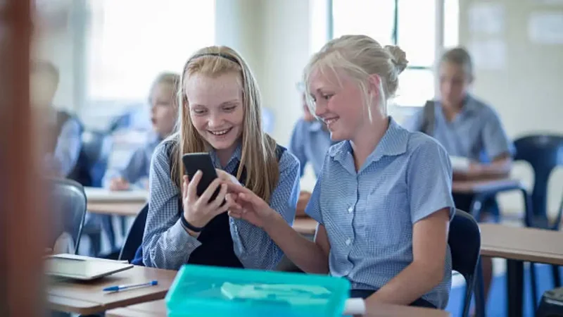 Kansas bans student phones, earbuds and smartwatches for entire school day