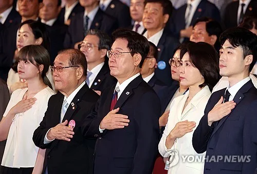 Lee proposes dialogue with N. Korea to officially end Korean War, halt Pyongyang's nuclear program