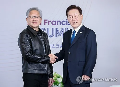 (News Focus) Lee advances S. Korea's AI chip hub vision with U.S. deals, S. America critical mineral cooperation