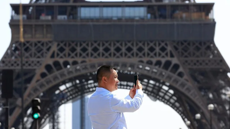 France bans unsolicited telemarketing calls to protect consumers
