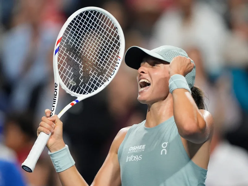 Swiatek sinks Svitolina to set up Rybakina title clash in Toronto