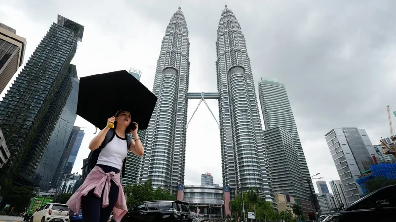 Malaysia seeks to deepen trade ties with South Korea in chips, AI, halal sector