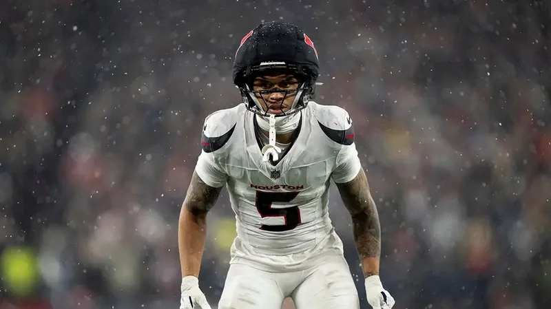 Texans' Jalen Pitre named first-ever NFL Guardian Cap athlete in league history: 'Evolution of the game'