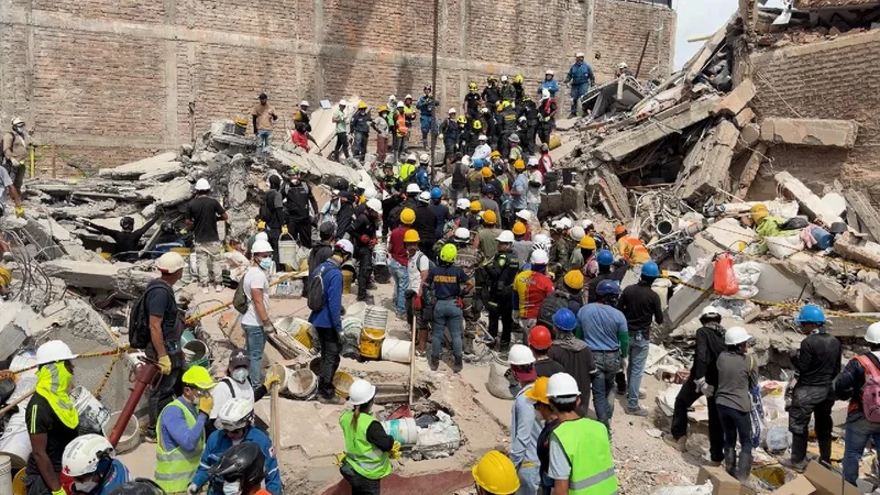 Colombians unite to help earthquake victims rebuild their lives