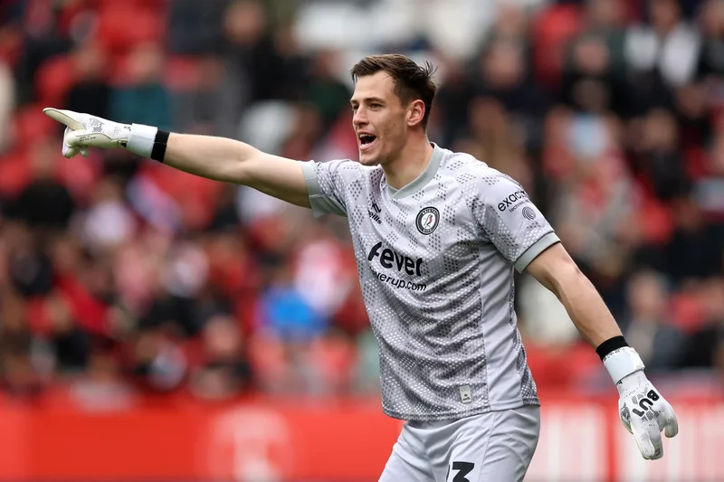 Man United set to offload two goalkeepers as Michael Carrick’s squad overhaul gathers pace