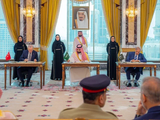 Bangladesh signals openness to joining Pakistan-Saudi-Turkiye defence agreement