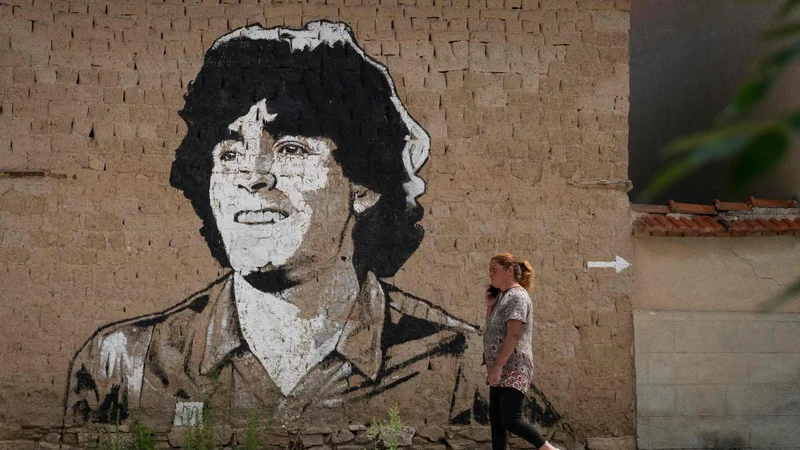 Doctors ignored 'warning signs' before Maradona's death, court hears