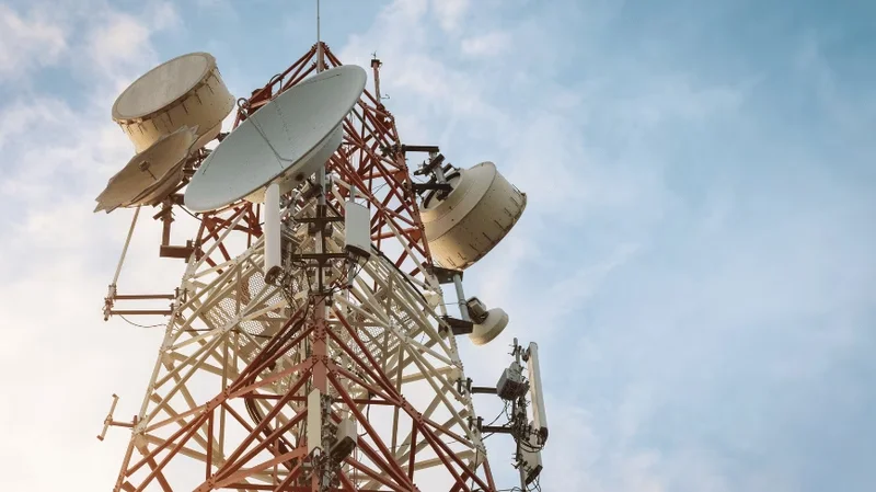 Chinese carriers were pushed out of US networks. A House report says they never left