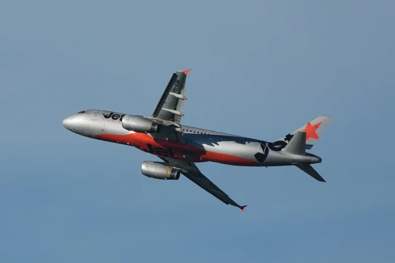 Australian airline to charge fee for carry-on bags in overhead lockers
