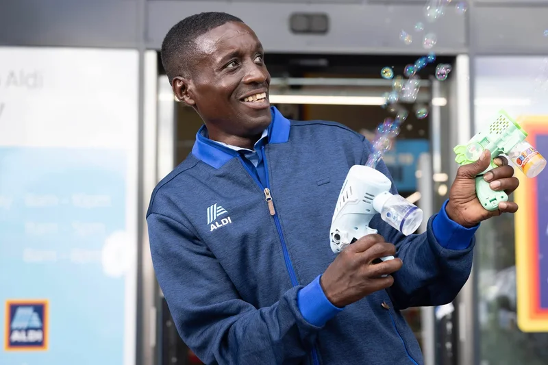 Passenger fury after London bus driver ‘banned from blowing bubbles’