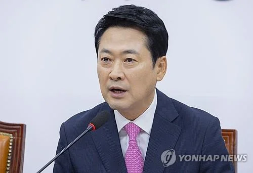 Opposition leader blasts Lee's praise of Trump's decision to reduce S. Korea-U.S. drills