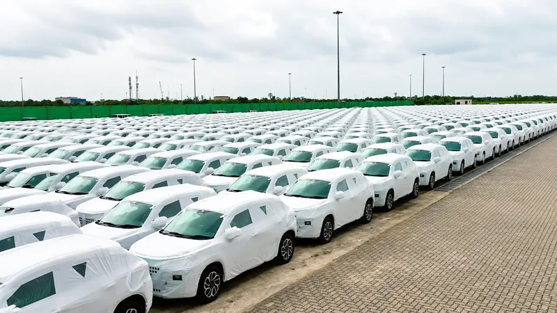 Passenger vehicle sales hit top gear as dispatches jump 33%; Maruti, Hyundai set records