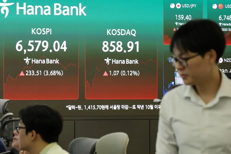 KOSPI climbs 3.7% on chip rally, foreign buying