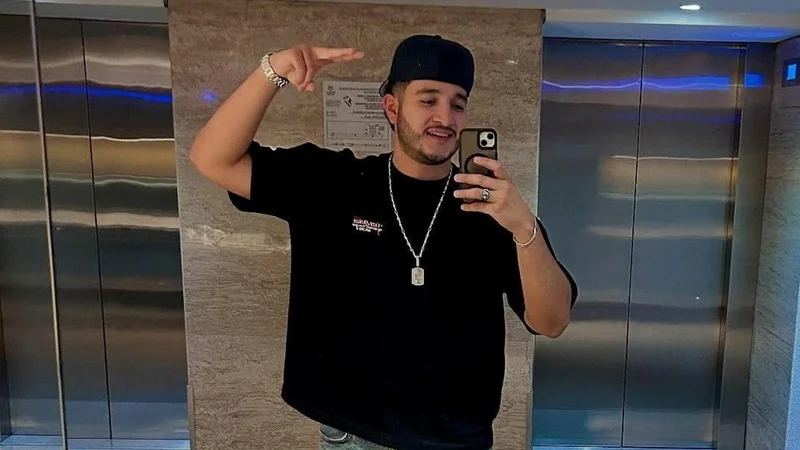 Gunman kills popular Mexican influencer during livestream
