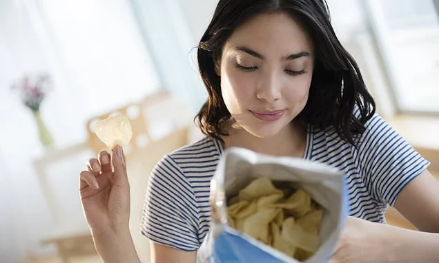 What is the healthiest snack? Diet experts reveal their 10 top choices that will kill hunger pangs AND keep you trim