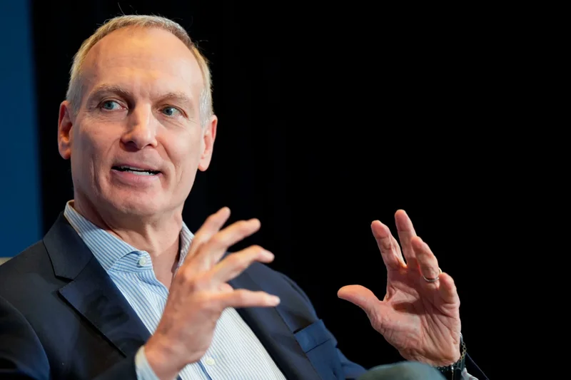 Glenn Fogel runs the world’s largest online travel business. He still personally reads customer complaints because ‘you gotta get that sh*t right’