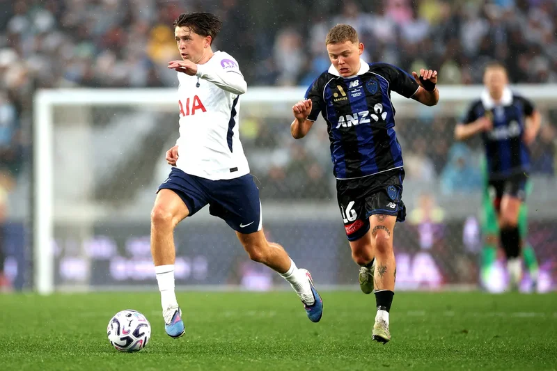 Tottenham teenager Mikey Moore set for another loan as Bundesliga club leads race for highly-rated star