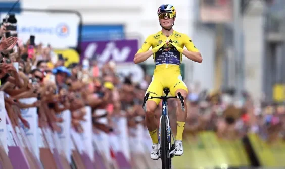 The Tour de France Femmes Was A Contentious,  Hypercompetitive Classic