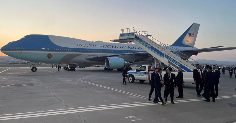Credible missile threat led to secret aircraft switch for Trump, source says