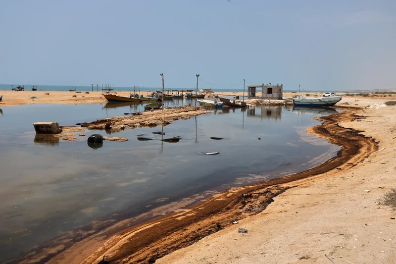 2 UAE tankers attacked while transiting Strait of Hormuz, and other news from the Middle East